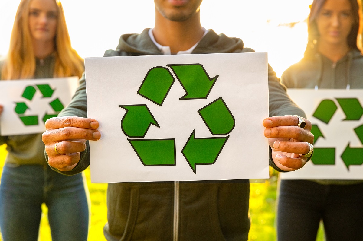 Czy można tworzyć gadżety reklamowe z tworzyw z recyklingu?